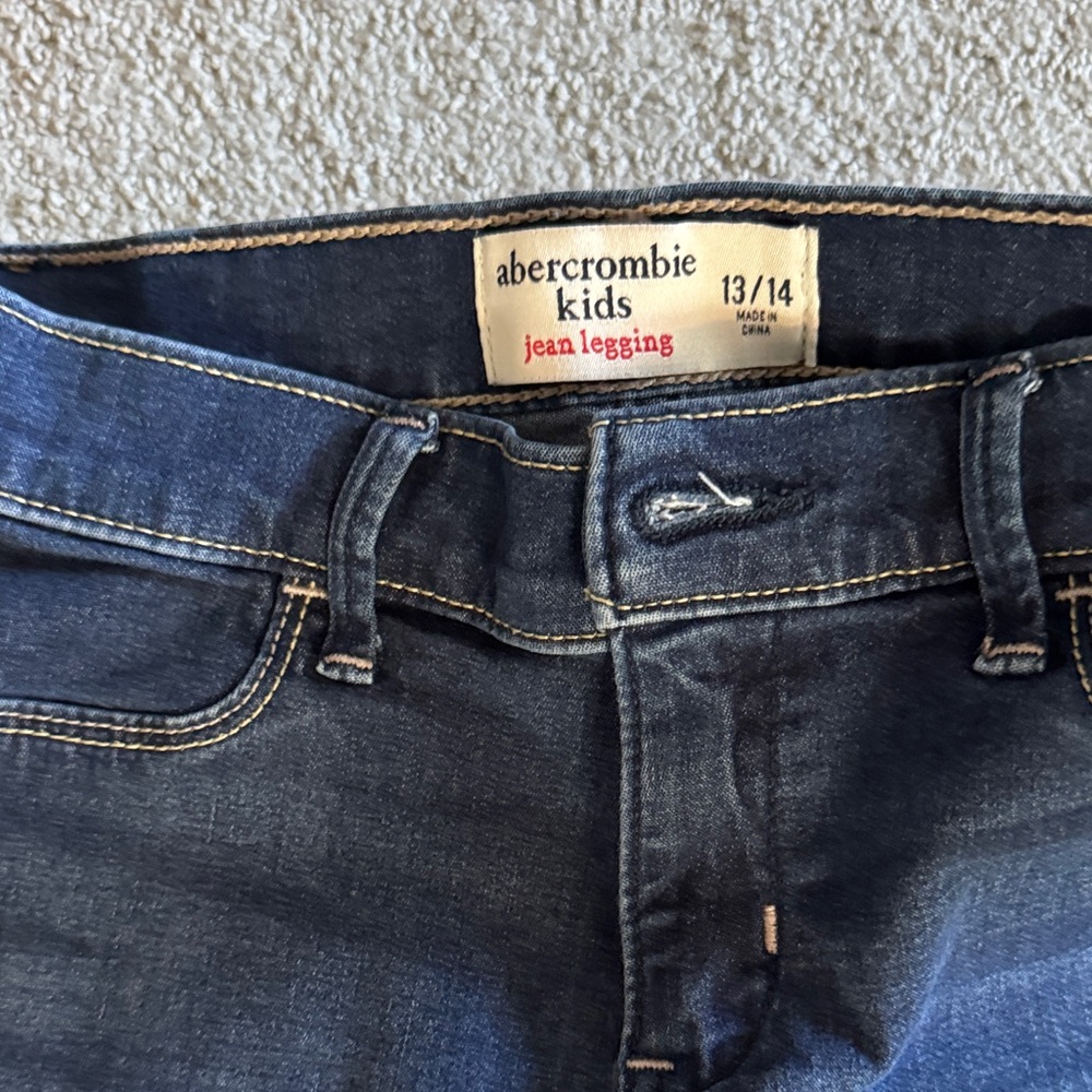 New Without Tags Abercrombie Kids Dark Blue Skinny Jeans  Girls 13/14